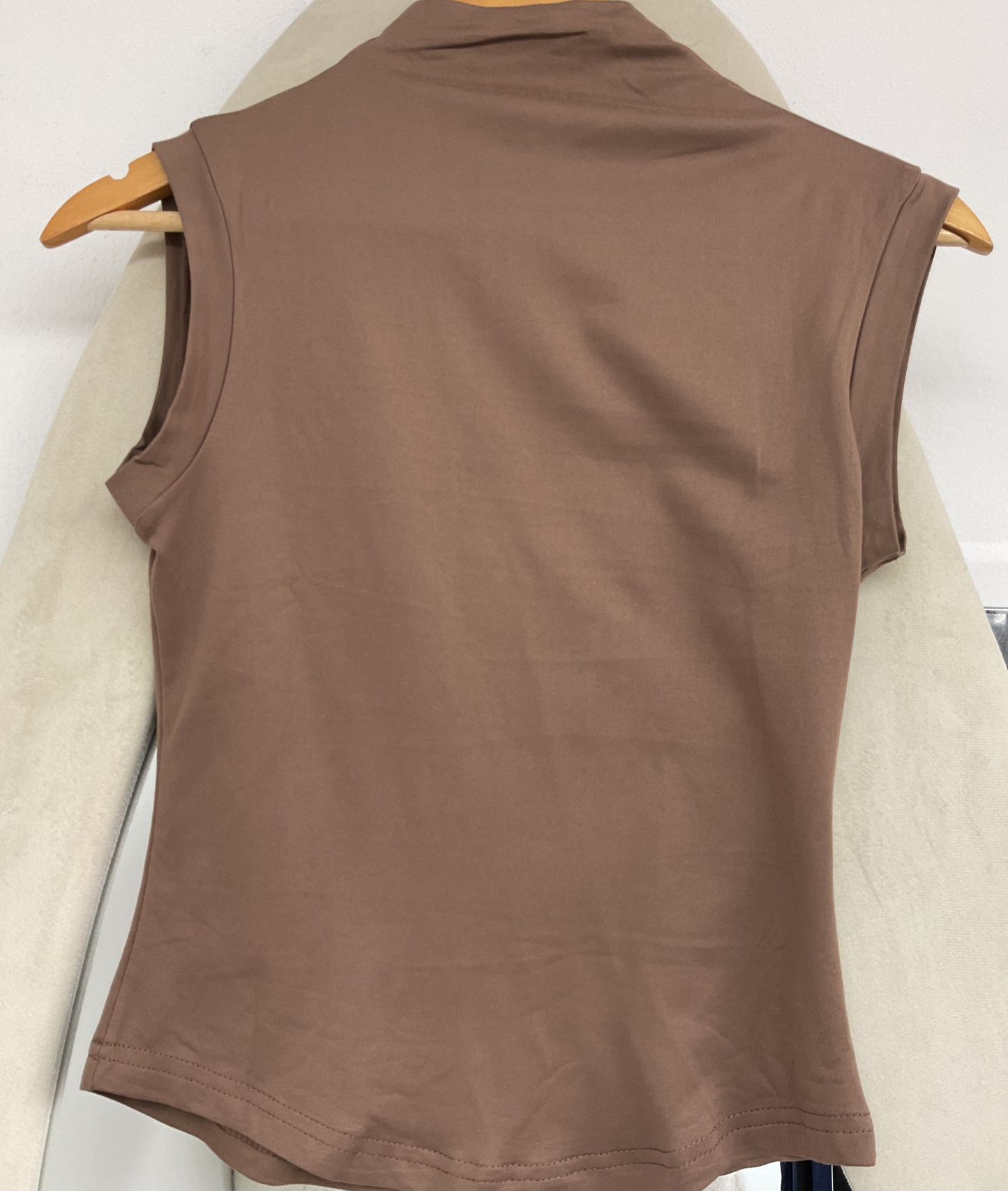 Singlet short body top