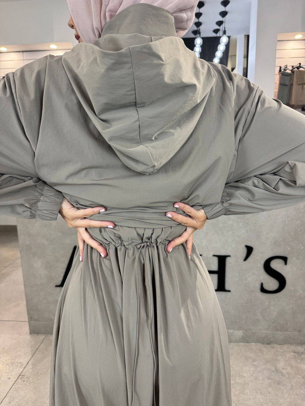 Windbreaker abaya