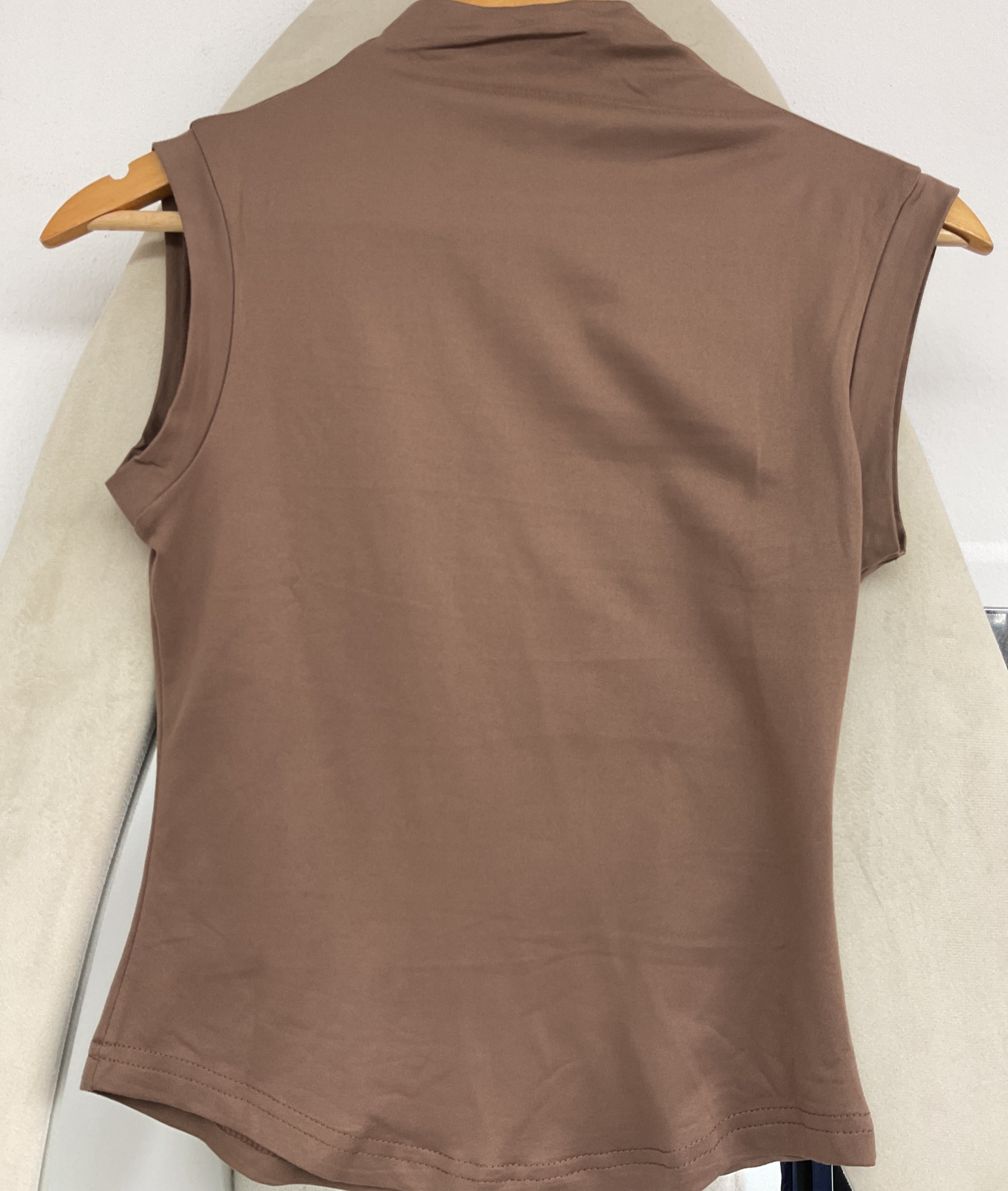 Singlet short body top