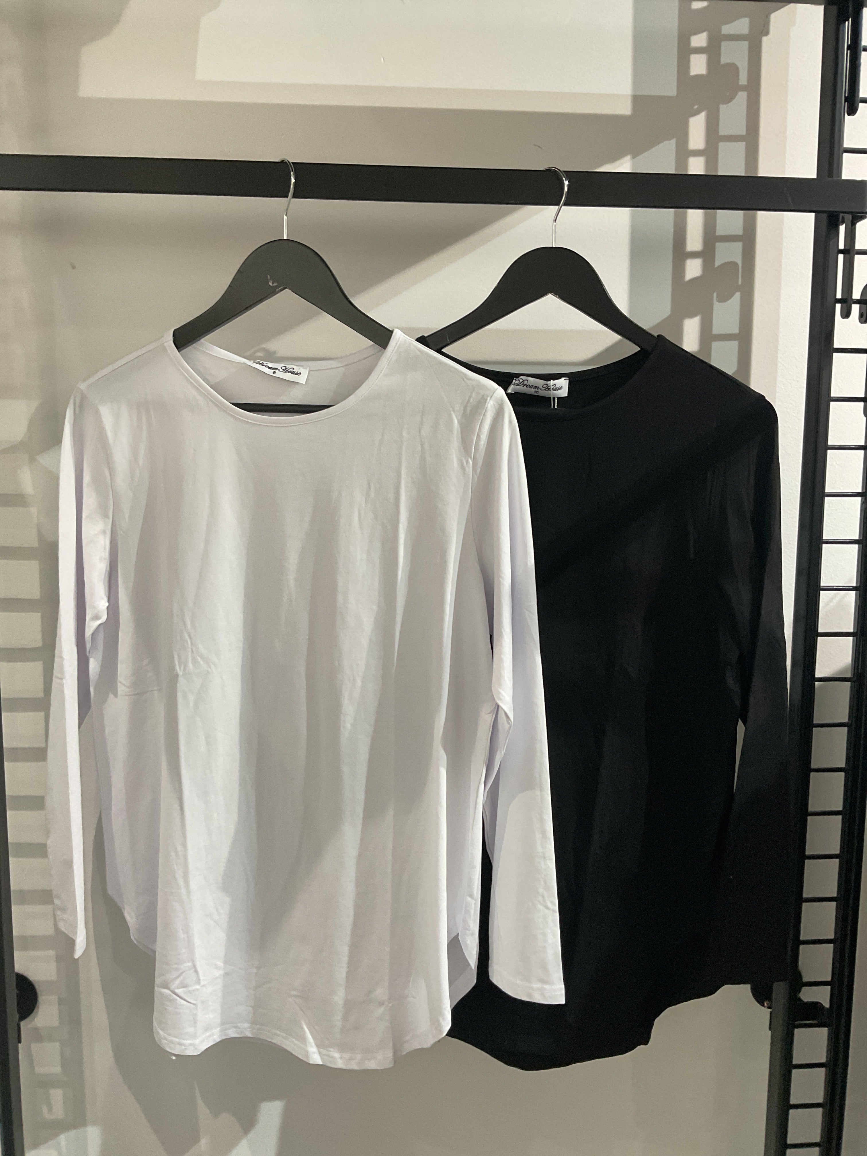 Basic short highlow top