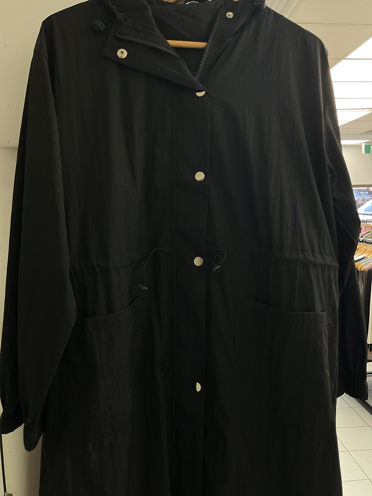 Windbreaker trench