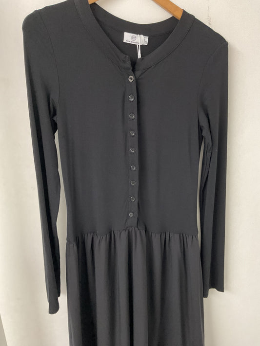 Black button dress